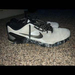 Nike Metcon 4 shoes for sale!!